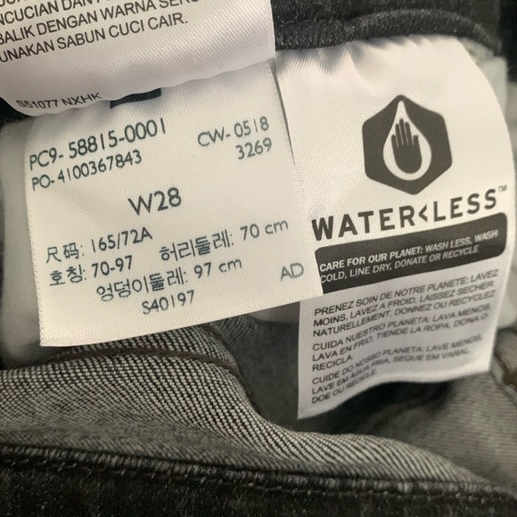 Levi’s Black Skinny Overalls - Picture 7 of 7